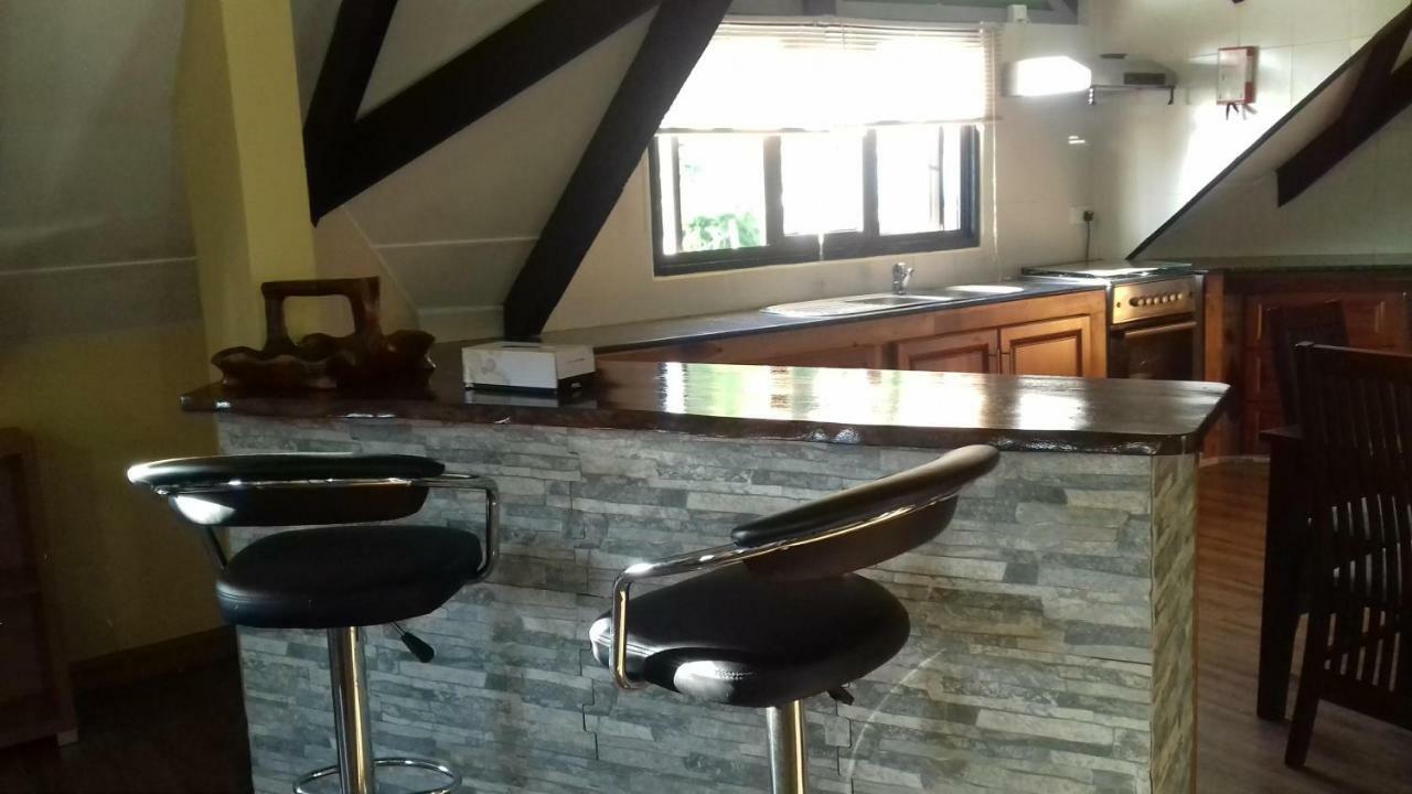 Appartement Shay Lyah Self Catering à Victoria Extérieur photo