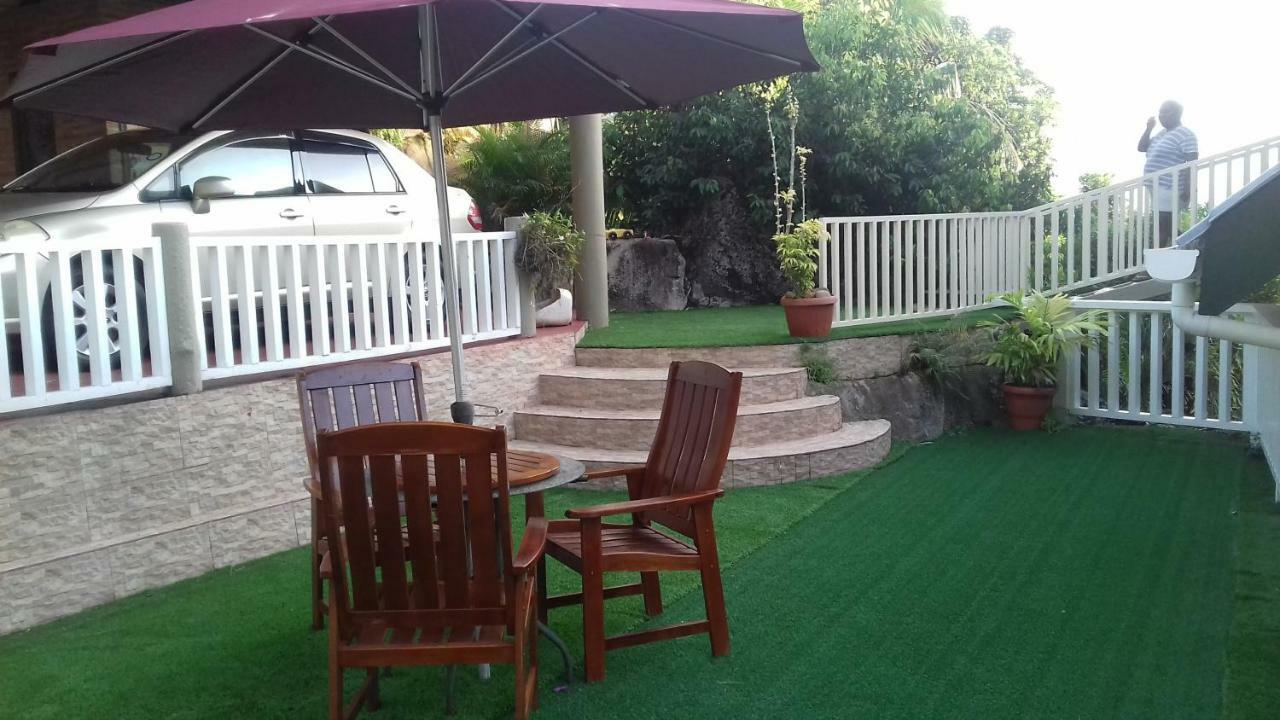 Appartement Shay Lyah Self Catering à Victoria Extérieur photo