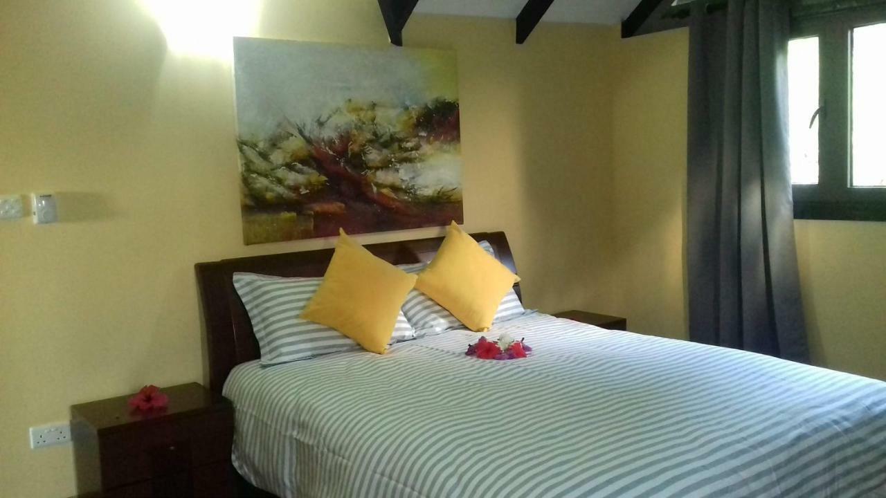 Appartement Shay Lyah Self Catering à Victoria Extérieur photo